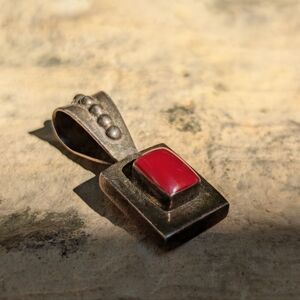 Vintage 925 sterling silver pendant